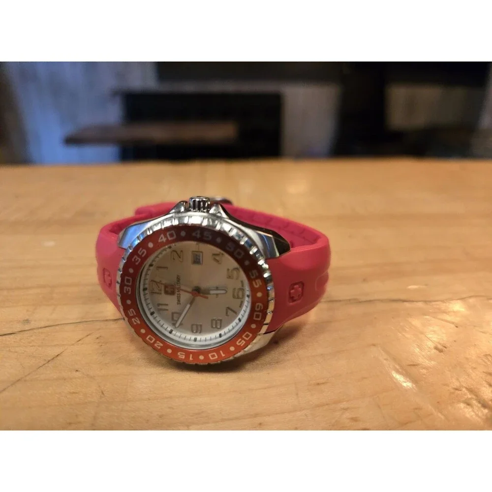 Swiss Military Army Red Stainless Steel 100M Dive Watch. New Battery. 36mm